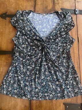 Susan Lawrence Black Floral Twist-Front Sleeveless Top